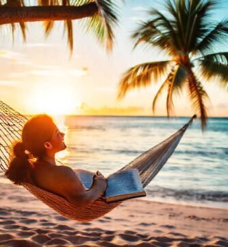 Atardecer tranquilo en la playa