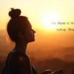 Meditación serena en la luz dorada