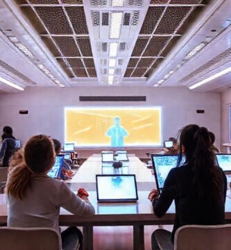 Clase futurista: aprendizaje tecnológico y brillante